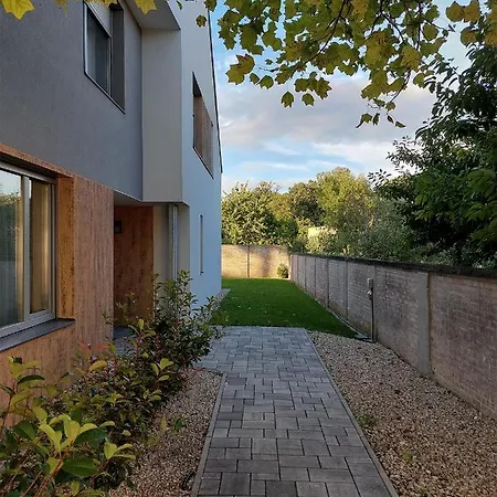 Linden 001 - Adults Only Apartman Mosonmagyaróvár